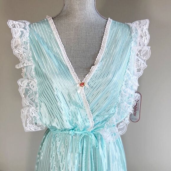 Nwt vintage lingerie teal nightgown chemise. Sea foam vintage dressing gown - Picture 8 of 15